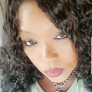 Meet your Posher, Nakia